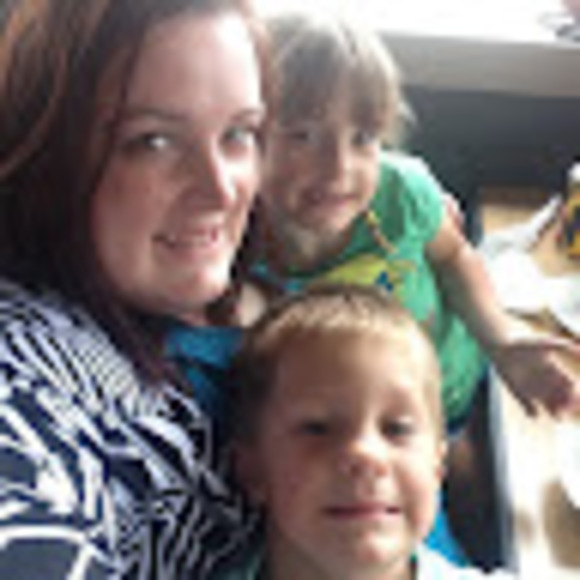 Meet your Posher, Nicole - Picture 1 of 1